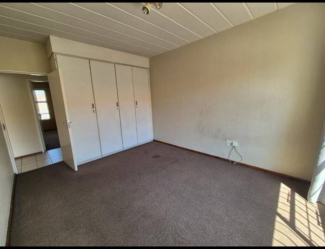 2 BEDROOM APARTMENT FOR SALE IN NEW REDRUTH